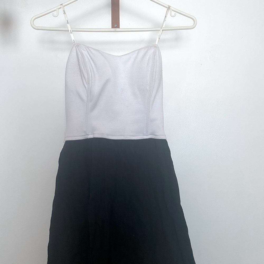 Guess black and white dress